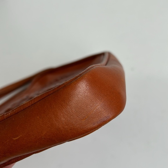 Made in Mexico hand tooled brown leather wristlet eagle and Mexico zip close - Picture 8 of 11